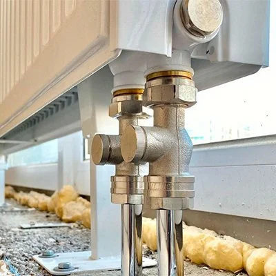 Нижняя подводка к радиатору