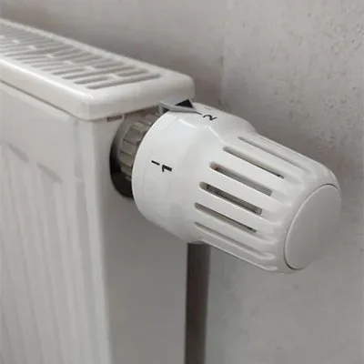 Термостатическая головка на радиаторе