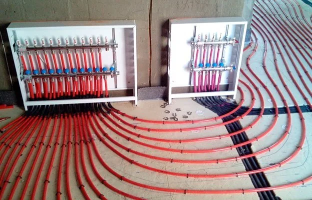 Трубы из сшитого полиэтилена при монтаже теплого пола