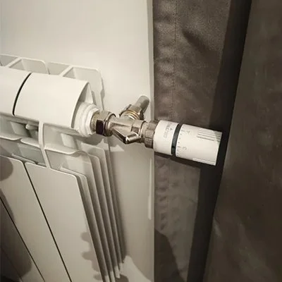 Установка термоголовку с осевым клапаном