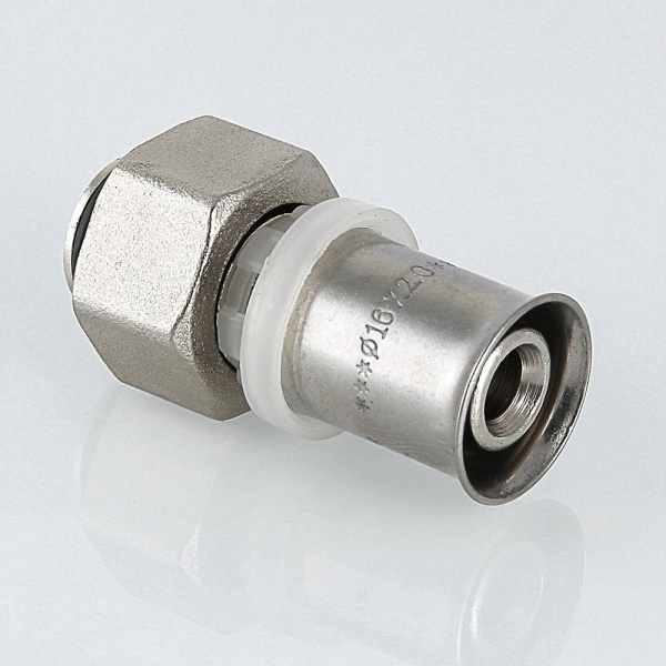 Пресс-фитинг Valtec с накидной гайкой под евроконус 16x2,0 мм 3/4 Пресс-фитинг Valtec с накидной гайкой под евроконус 16x2,0 мм 3/4 - фитинг с переходом на резьбу для металлопластиковых труб | Фото